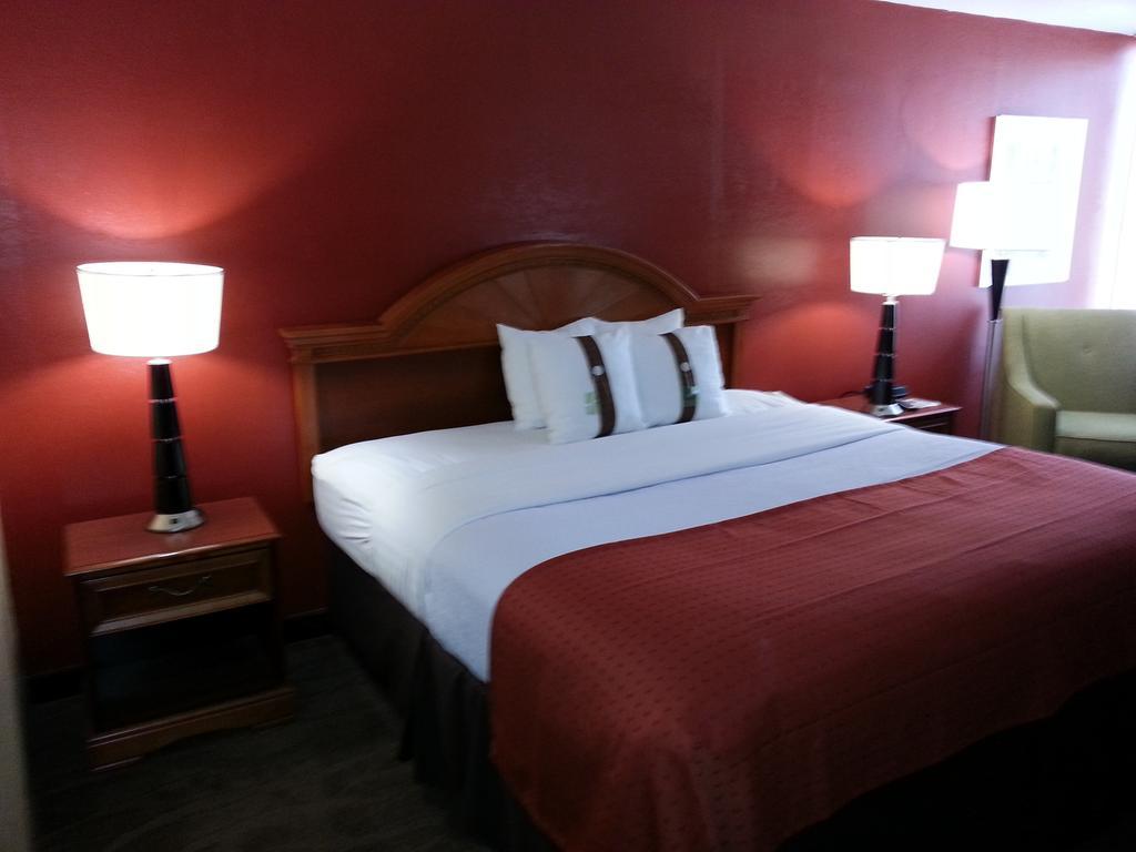 Holiday Inn Shreveport Downtown By Ihg Room photo